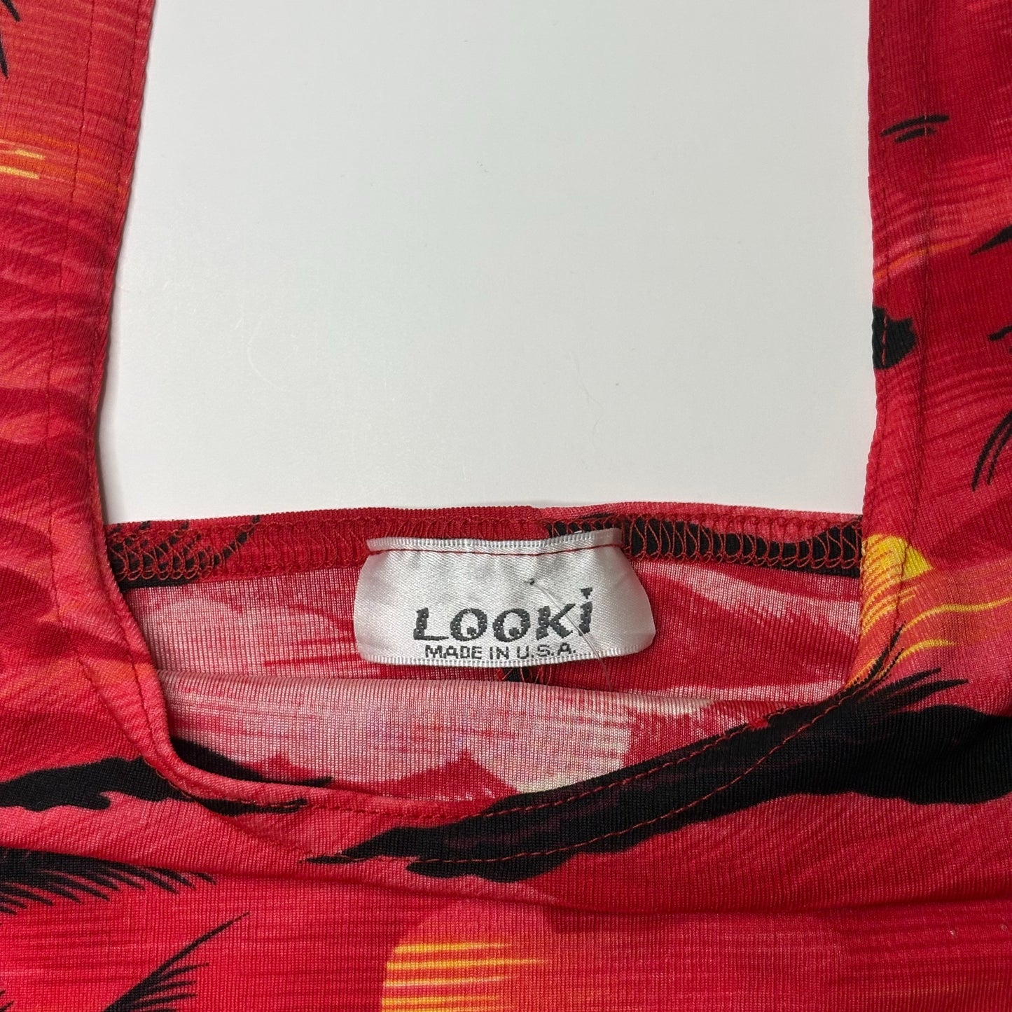 Looki “Hawaiian Sunset Sailboat” Tank Top Red Tropical Print Vintage 90s Womenswear - Size M